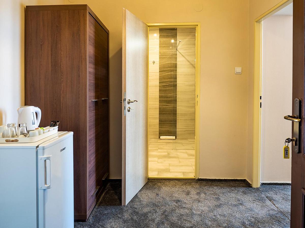 Hotel Olympia Česká Lípa エクステリア 写真