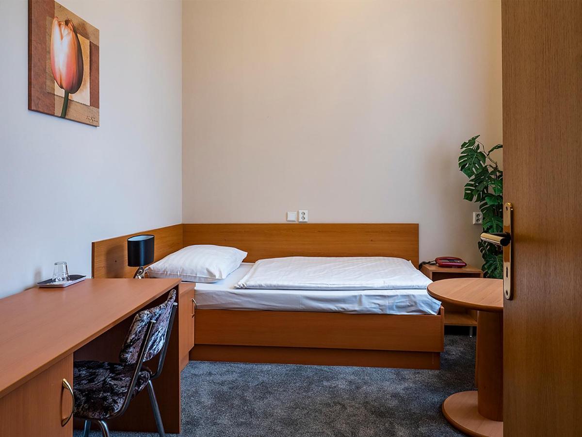 Hotel Olympia Česká Lípa エクステリア 写真