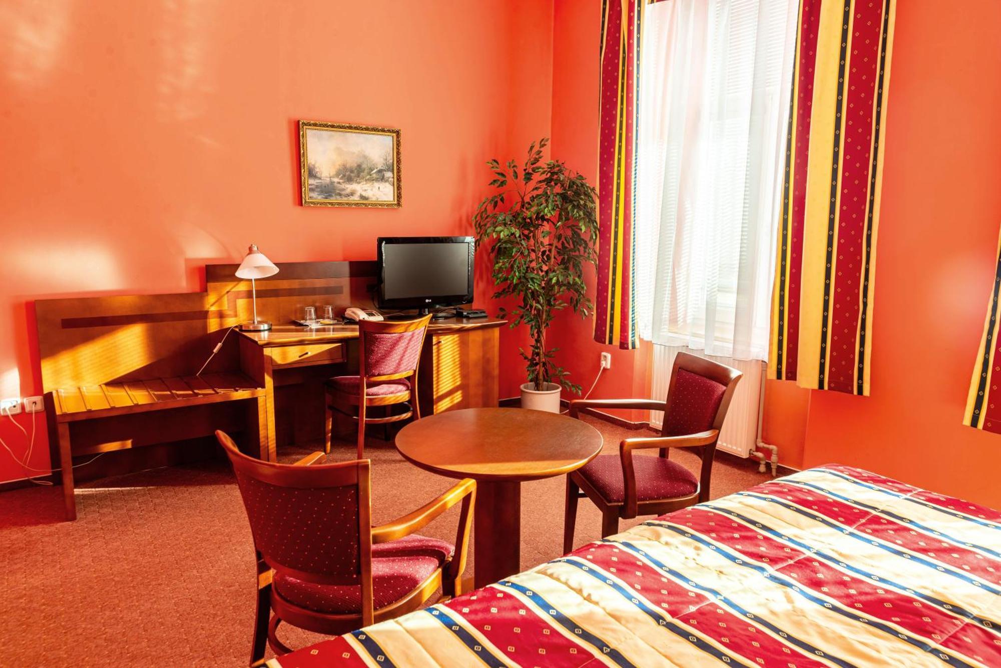 Hotel Olympia Česká Lípa エクステリア 写真