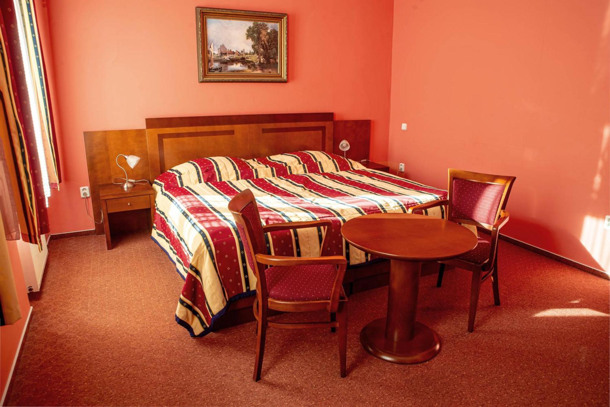 Hotel Olympia Česká Lípa エクステリア 写真