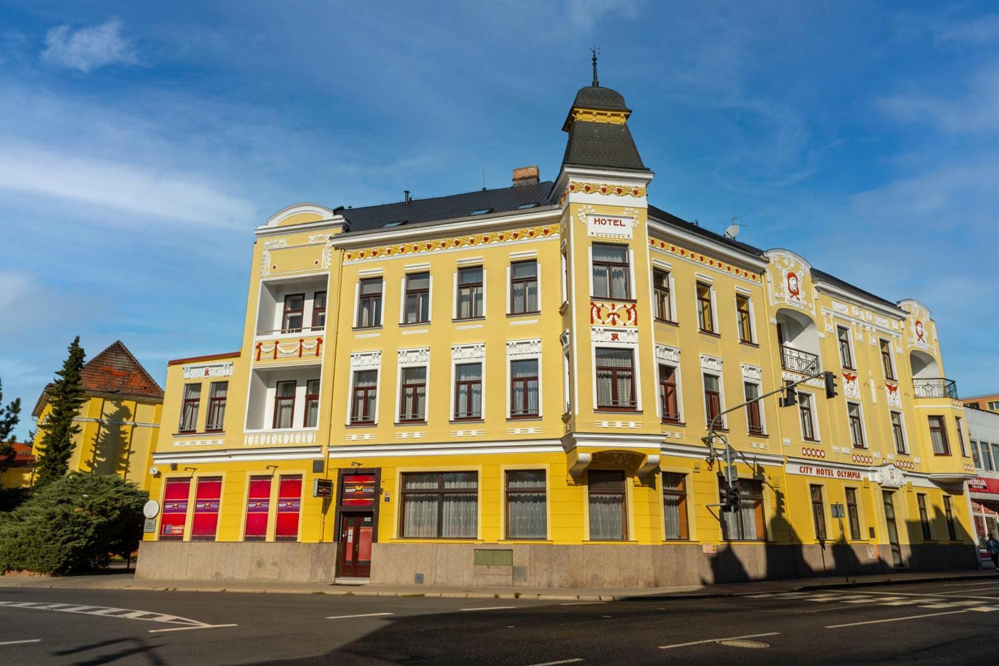 Hotel Olympia Česká Lípa エクステリア 写真