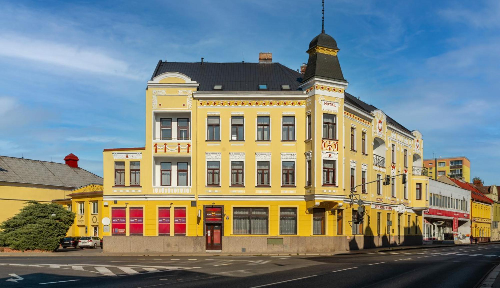 Hotel Olympia Česká Lípa エクステリア 写真