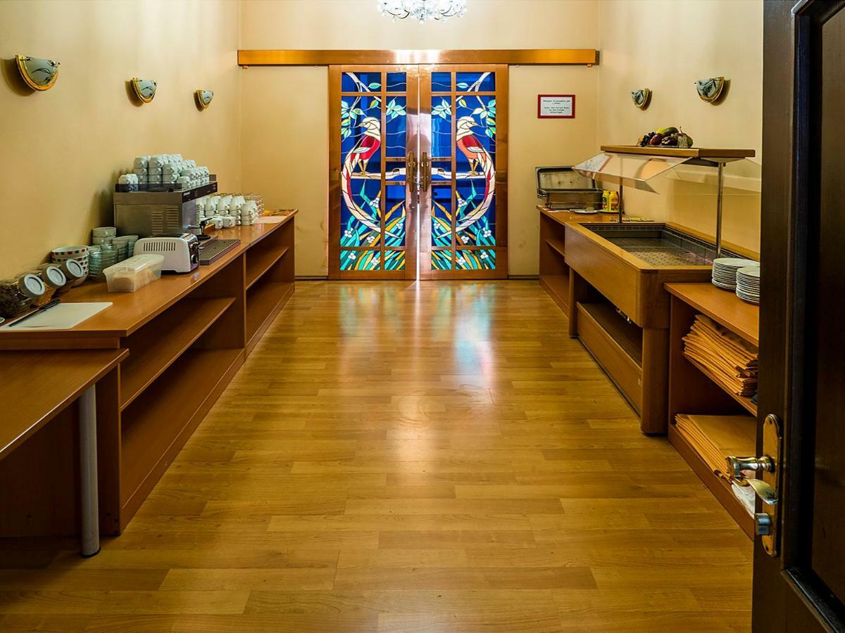 Hotel Olympia Česká Lípa エクステリア 写真