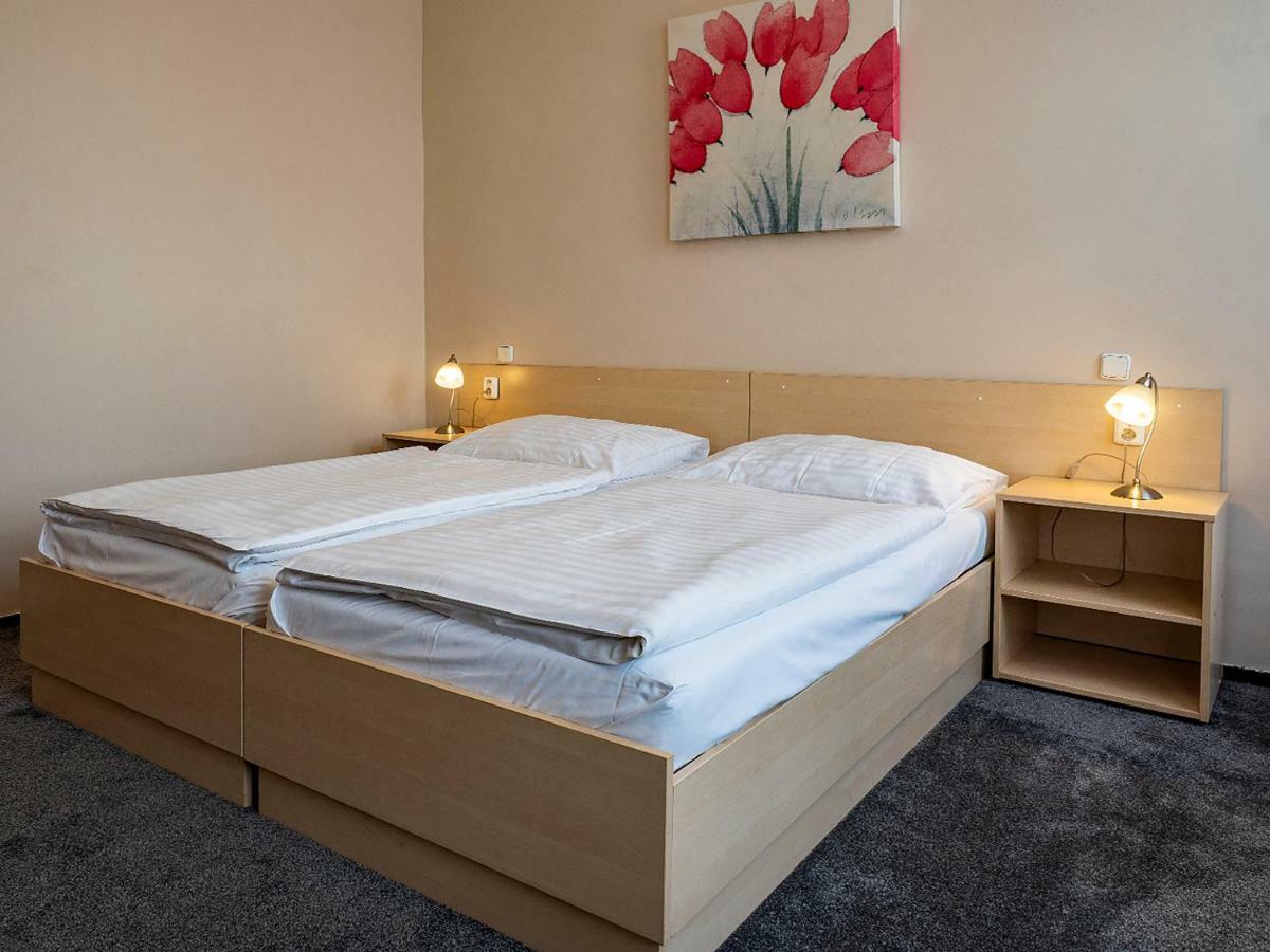 Hotel Olympia Česká Lípa エクステリア 写真
