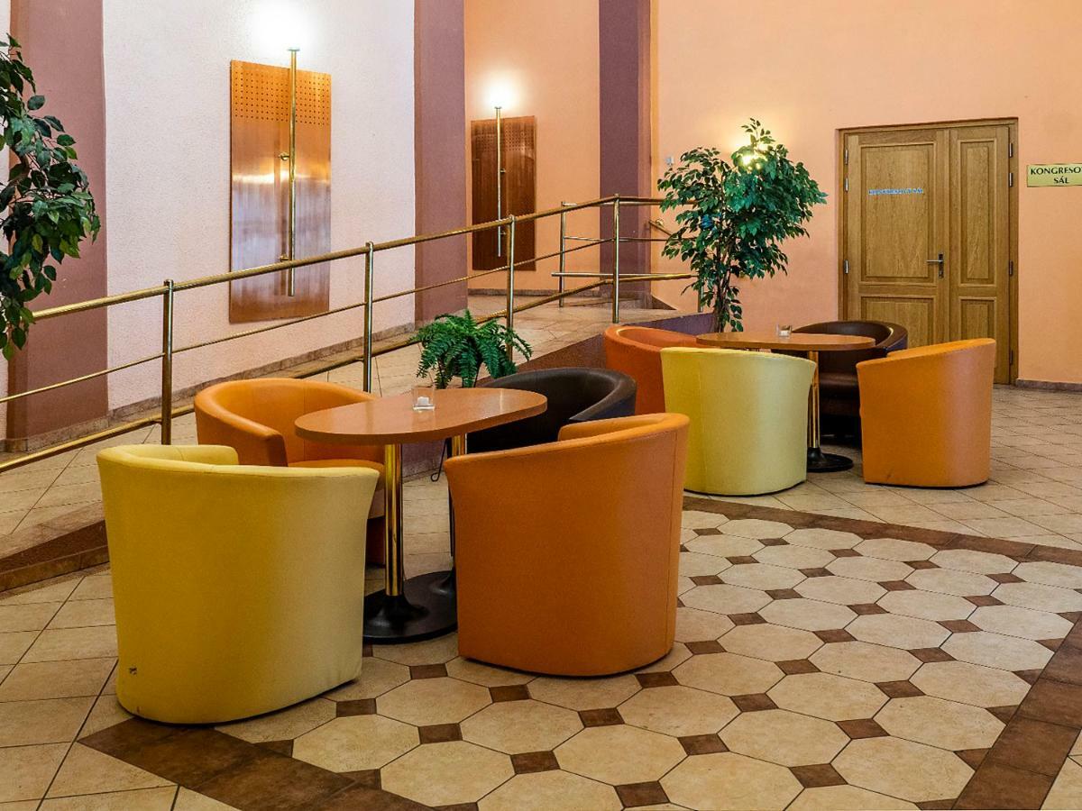 Hotel Olympia Česká Lípa エクステリア 写真
